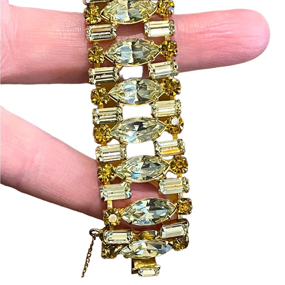 Vintage 1960s Lemon CRYSTAL WEISS Glass gold finish fancy Chunky bracelet - Picture 6 of 14